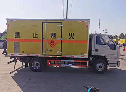尉氏爆破器材运输车